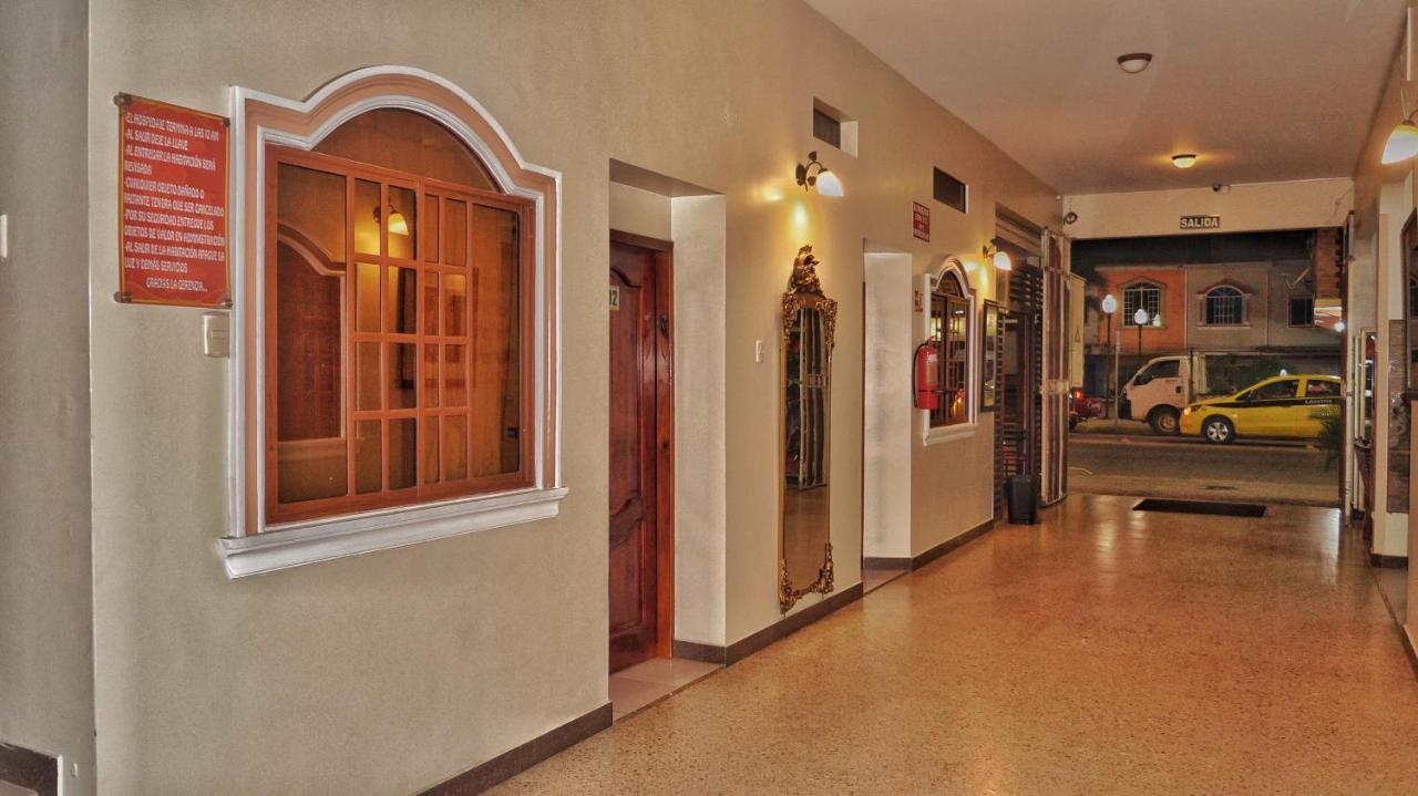 Vallejo Hotel Huaquillas Esterno foto