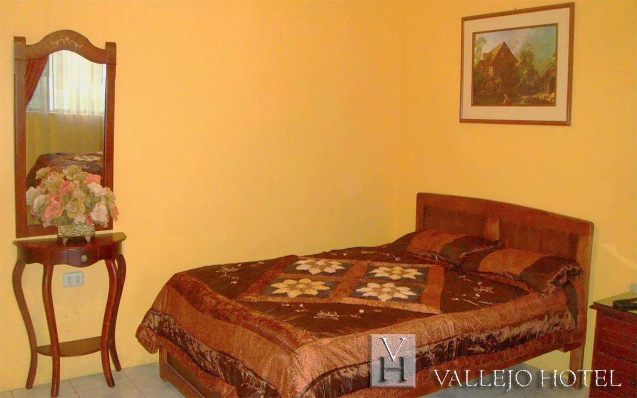 Vallejo Hotel Huaquillas Esterno foto